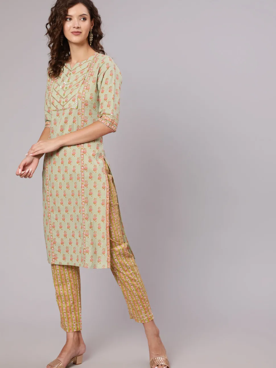 Jaipur Kurti A Straight Ethnic Printed Gota Embellished Kurta With Printed Pants And Dupatta