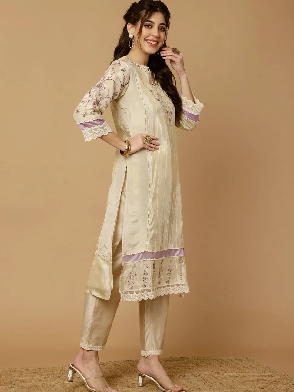 beige__lavender_zarodosi_jacquard_silk_kurta_with_pants_and_dupatta_5.webp Jaipur Kurti Beige & Lavender Zarodosi Jacquard Silk Kurta With Pants And Dupatta