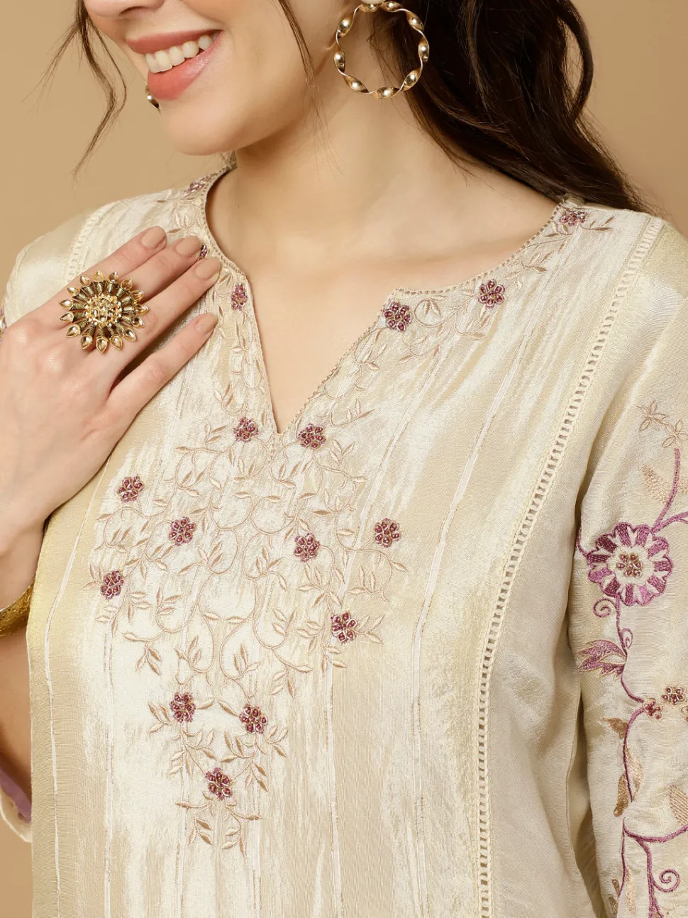 beige__lavender_zarodosi_jacquard_silk_kurta_with_pants_and_dupatta_6.webp Jaipur Kurti Beige & Lavender Zarodosi Jacquard Silk Kurta With Pants And Dupatta