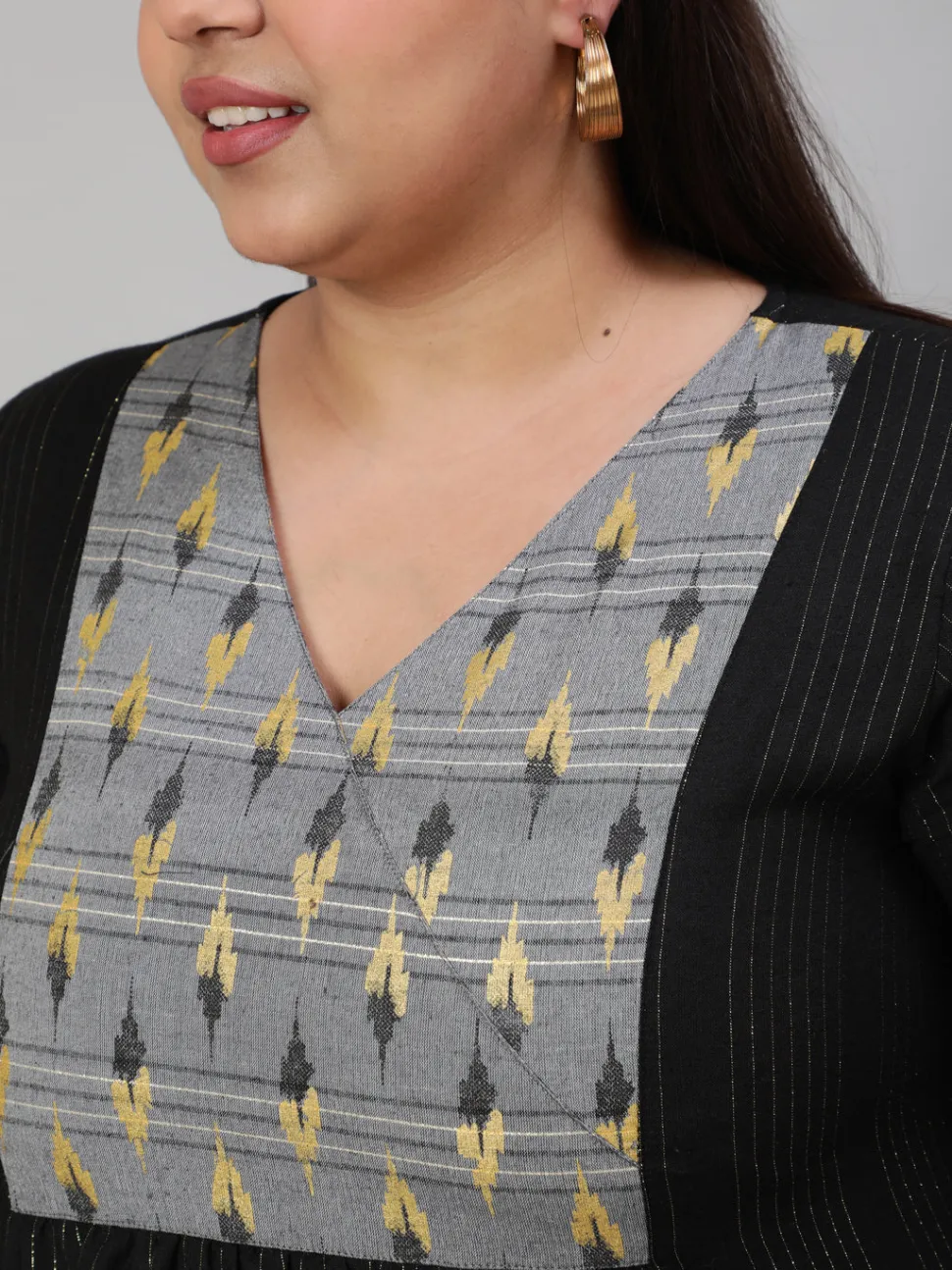 black_plus_size_selfweaved_straight_kurta_2.webp Jaipur Kurti Plus Size Self-Weaved Straight Kurta