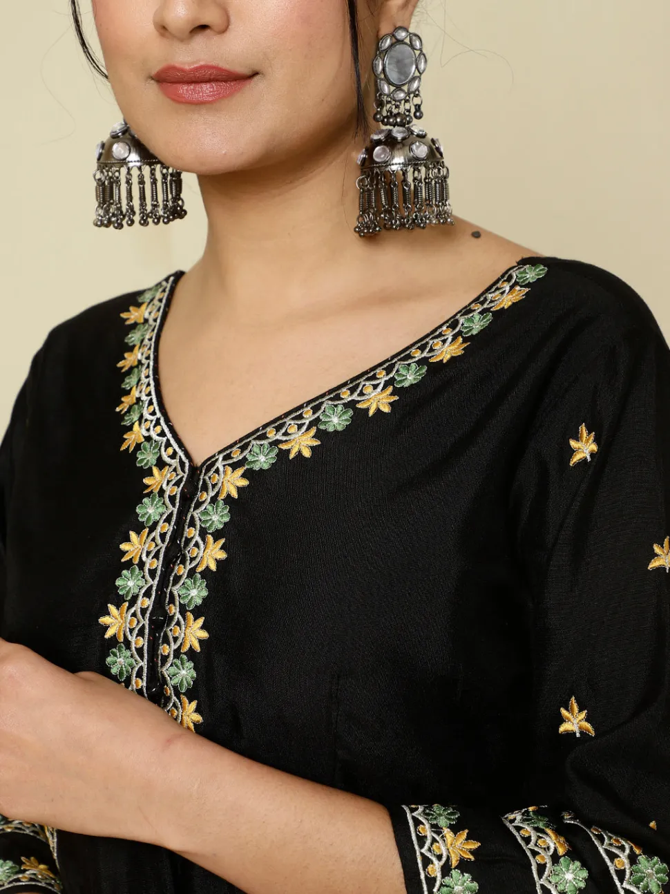 black_zari_work_anarkali_kurta_with_printed_dupatta_6.webp Jaipur Kurti Zari Work Anarkali Kurta With Printed Dupatta