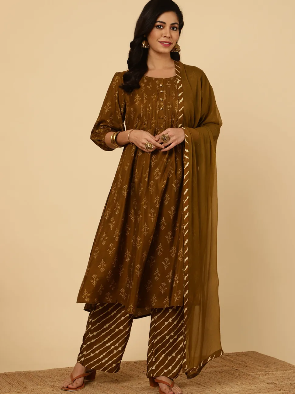 brown_dola_silk_pleated_bandhani_kurta_with_palazzo_and_dupatta_3.webp Jaipur Kurti Dola Silk Pleated Bandhani Kurta With Palazzo And Dupatta