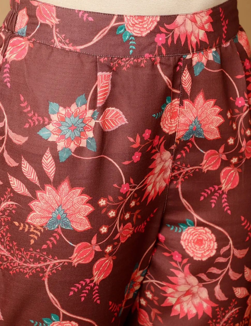 brown_ethnic_print_flared_kurta_with_shrug_and_pants_7.webp Jaipur Kurti Ethnic Print Flared Kurta With Shrug And Pants