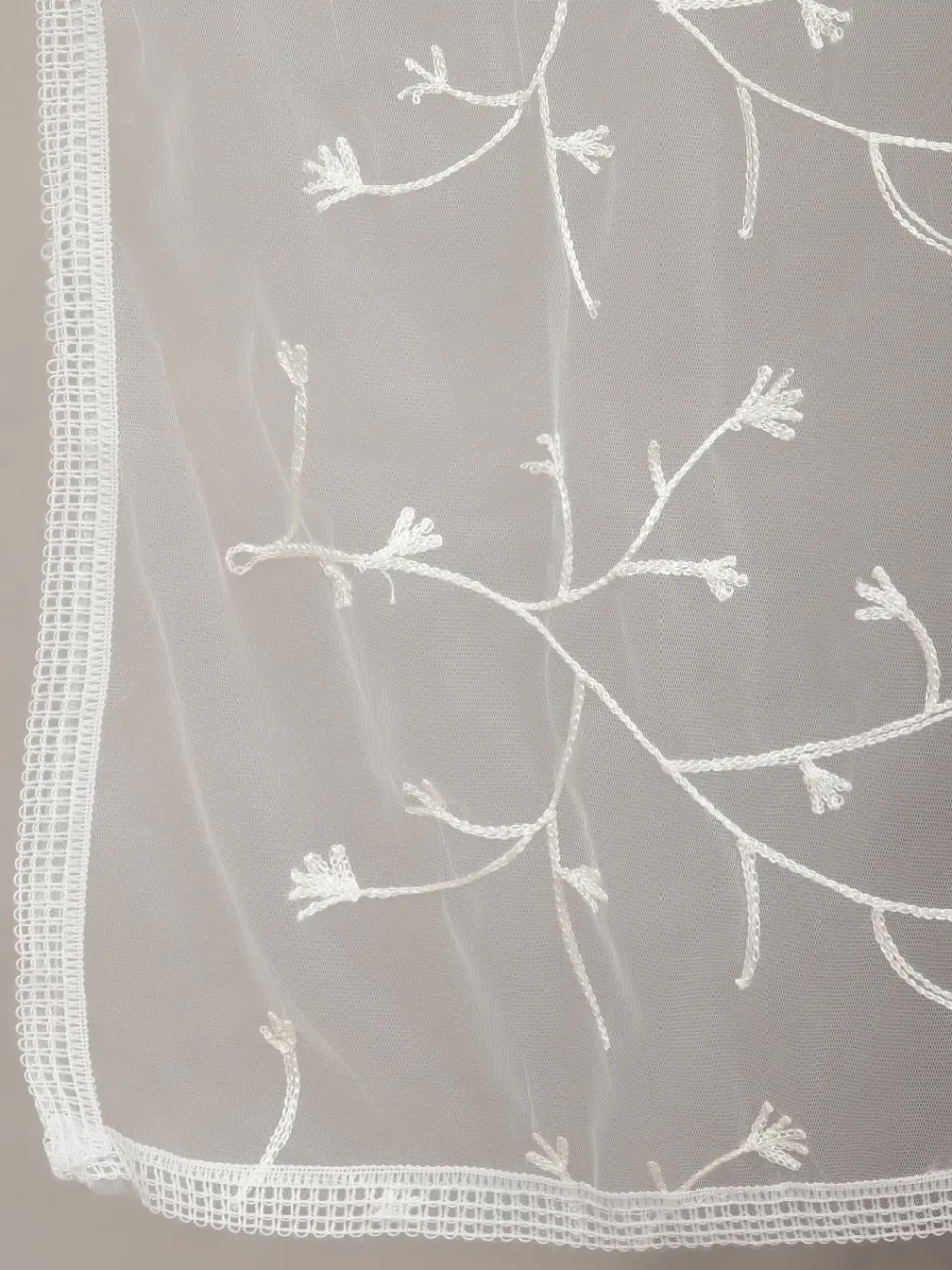 cotton_thread_and_sequin_embroidered_suit_set_6.webp Jaipur Kurti Cotton Thread And Sequin Embroidered Suit Set