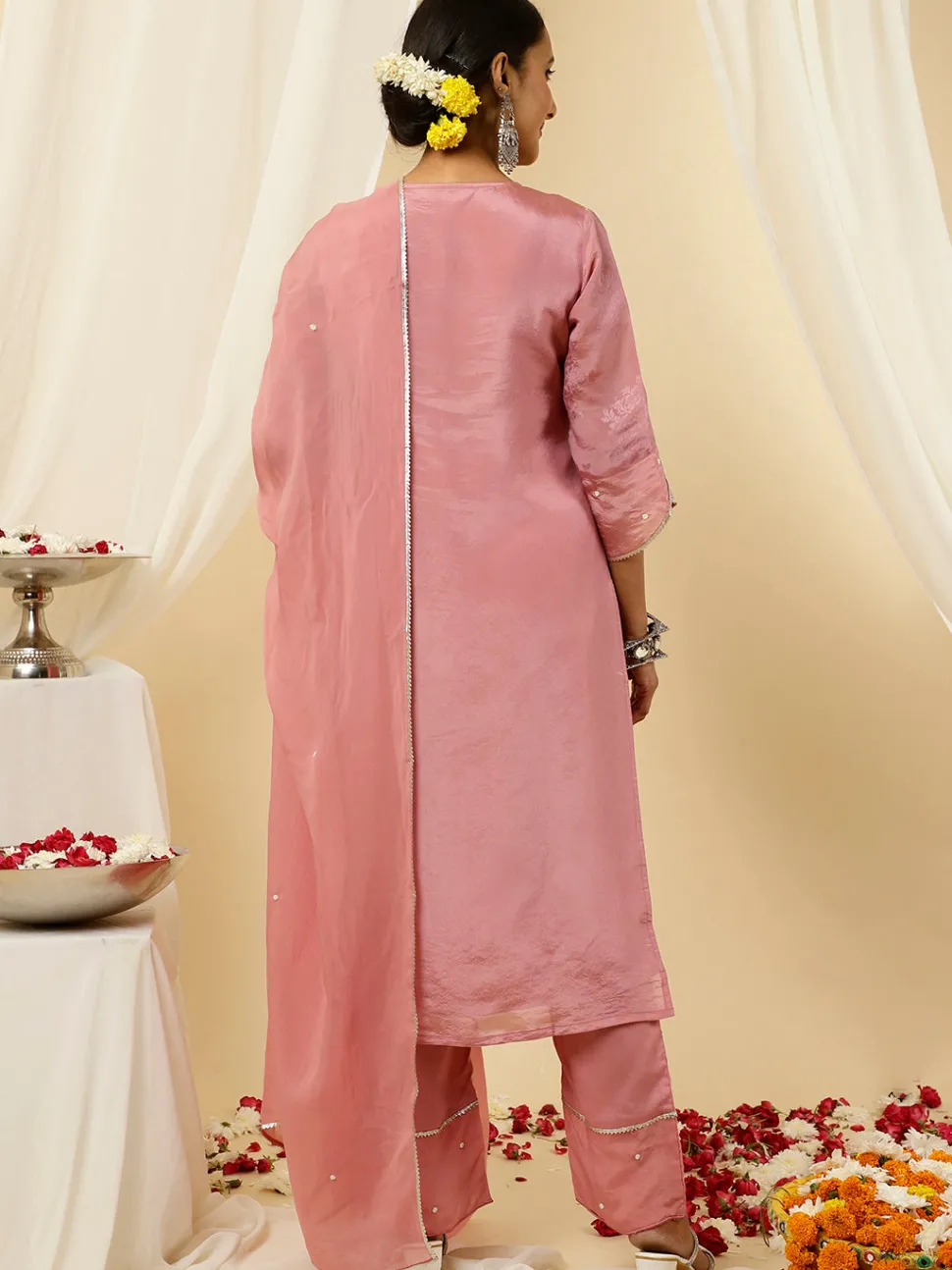 Jaipur Kurti Embellished Pure Jacquard Silk Straight Kurta With Pants And Organza Dupatta