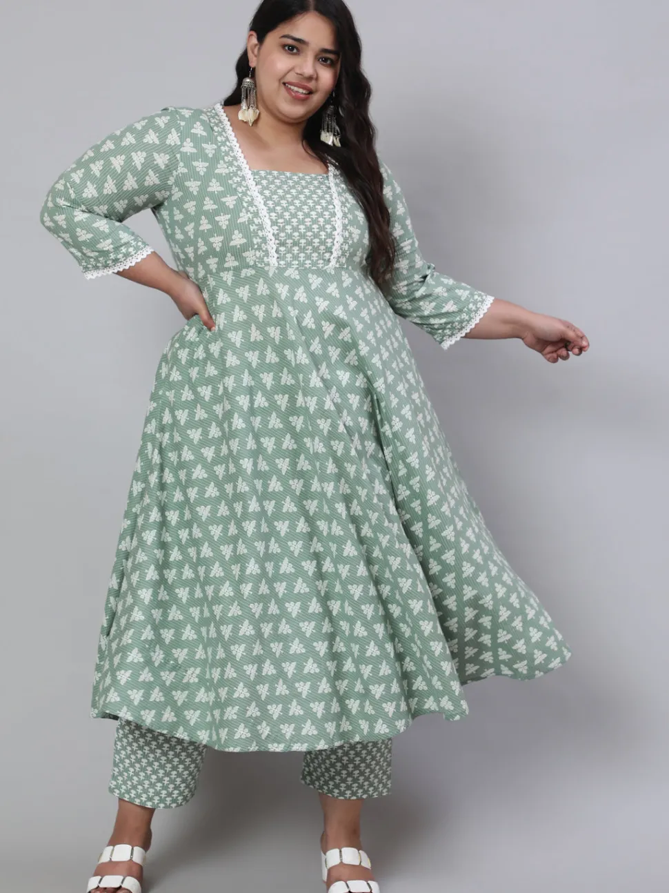 green_plus_size_woven_ethnic_print_embroidered_flared_laced_kurta_with_printed_palazzo_2.webp Jaipur Kurti Plus Size Woven Ethnic Print Embroidered Flared Laced Kurta With Printed Palazzo