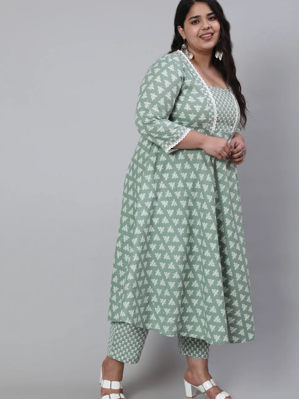 green_plus_size_woven_ethnic_print_embroidered_flared_laced_kurta_with_printed_palazzo_4.webp Jaipur Kurti Plus Size Woven Ethnic Print Embroidered Flared Laced Kurta With Printed Palazzo