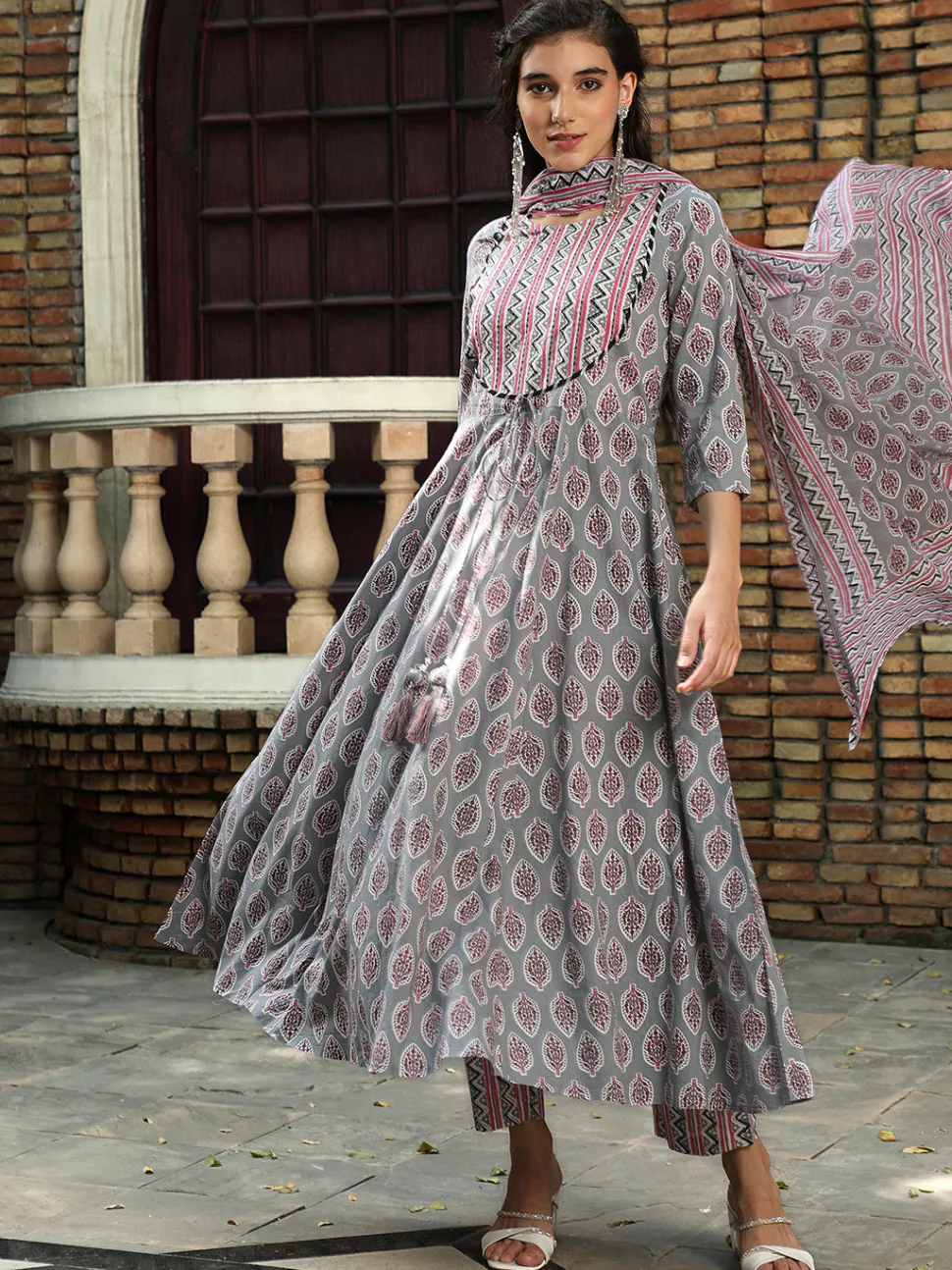 Jaipur Kurti Ethnic Printed Flared Kurta With Zig-Zag Printed Pants And Dupatta