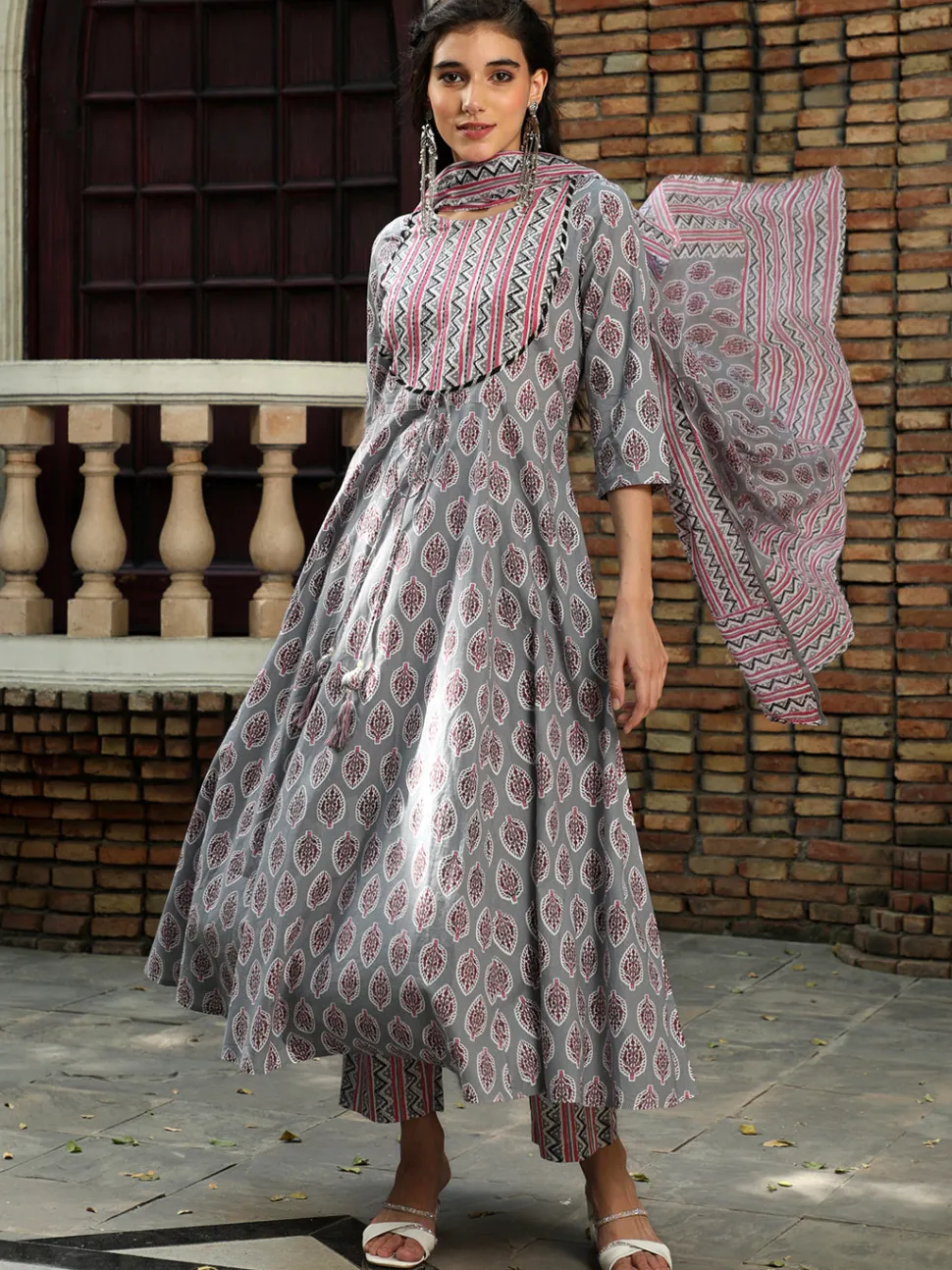grey_ethnic_printed_flared_kurta_with_zigzag_printed_pants_and_dupatta_3.webp Jaipur Kurti Ethnic Printed Flared Kurta With Zig-Zag Printed Pants And Dupatta