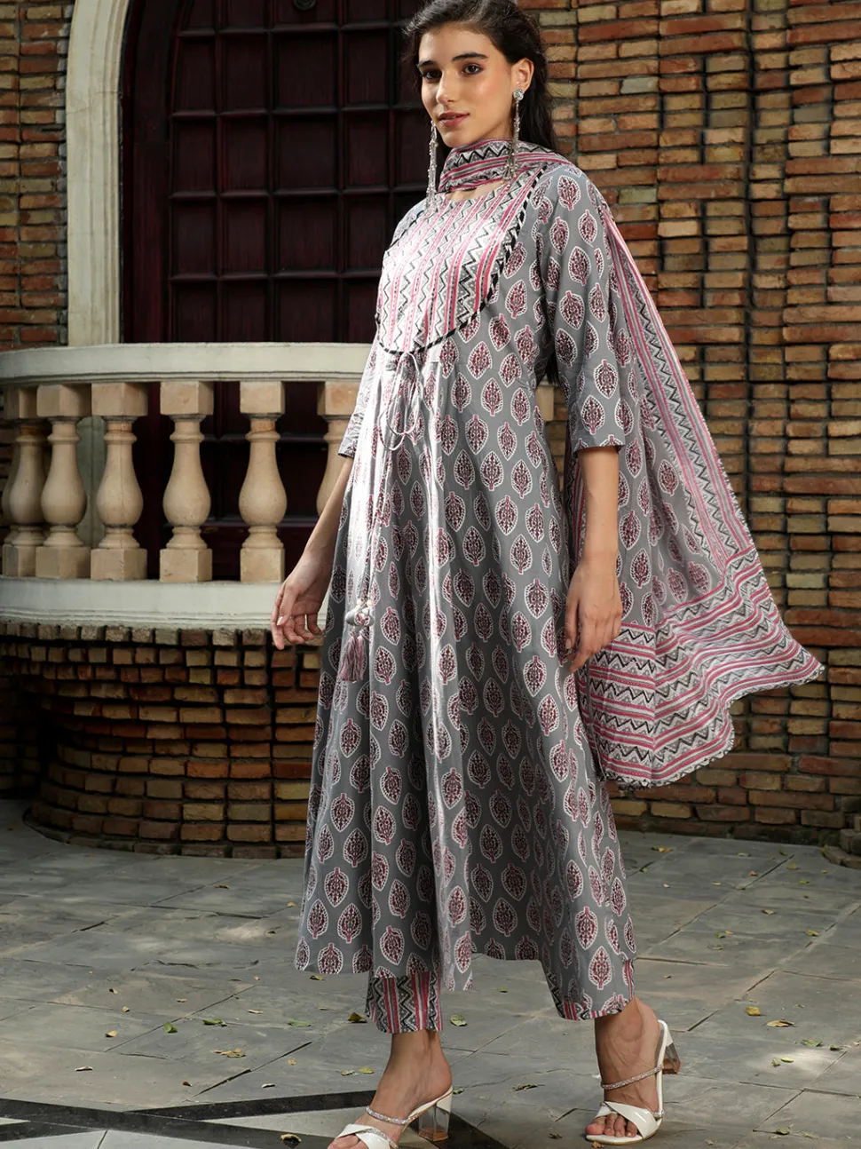 grey_ethnic_printed_flared_kurta_with_zigzag_printed_pants_and_dupatta_4.webp Jaipur Kurti Ethnic Printed Flared Kurta With Zig-Zag Printed Pants And Dupatta