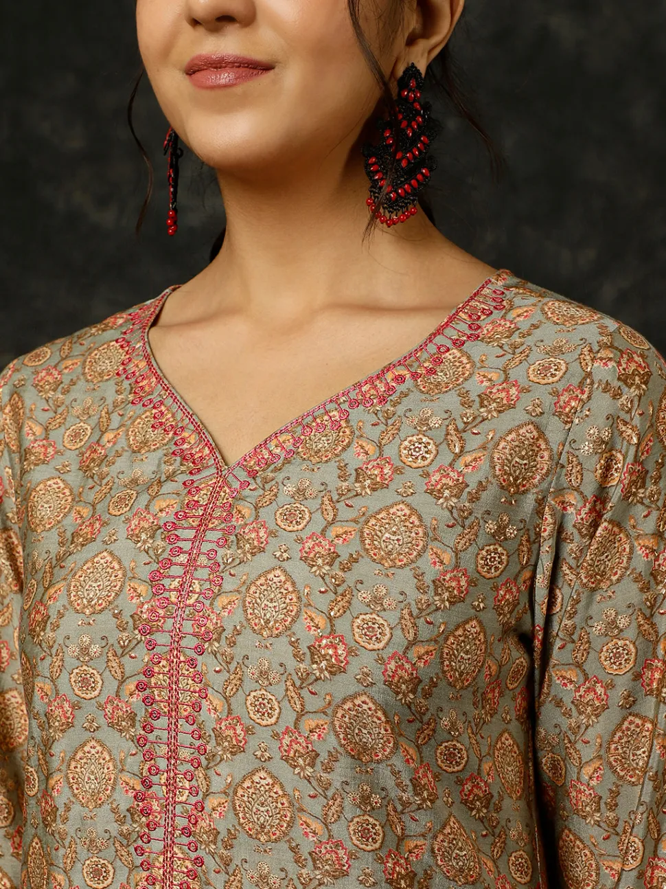 Jaipur Kurti Foil Printed Kurta With Pants And Dupatta