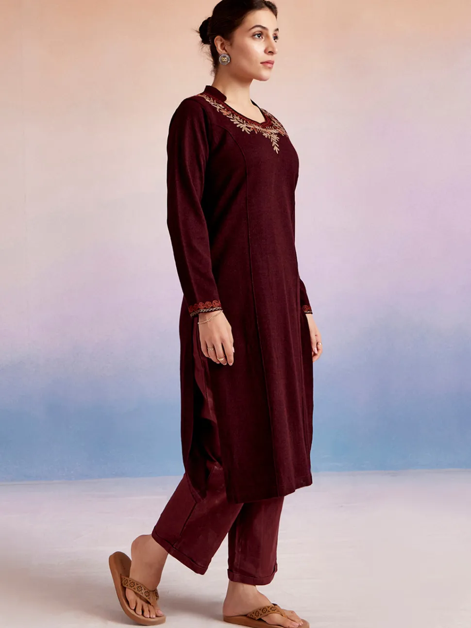 maroon_embroidered_woolen_straight_kurta_2.webp Jaipur Kurti Embroidered Woolen Straight Kurta