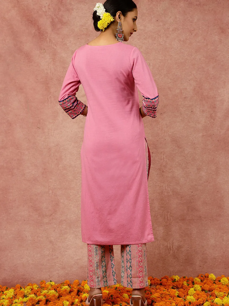 Jaipur Kurti Mirror Embroidered Straight Kurta With Geometric Printed Pants