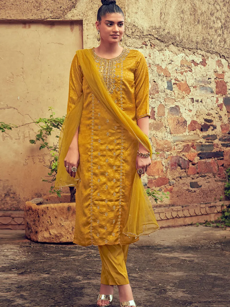 Jaipur Kurti Embellished Silk Kurta With Silk Blend Pants And Net Embellished Dupatta