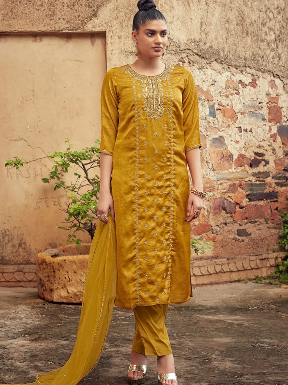 Jaipur Kurti Embellished Silk Kurta With Silk Blend Pants And Net Embellished Dupatta