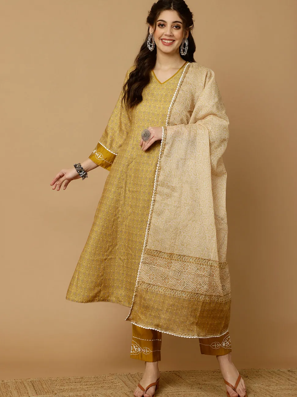 Jaipur Kurti EMBROIDERED PAKISTANI KURTA WITH PANTS AND DUPATTA