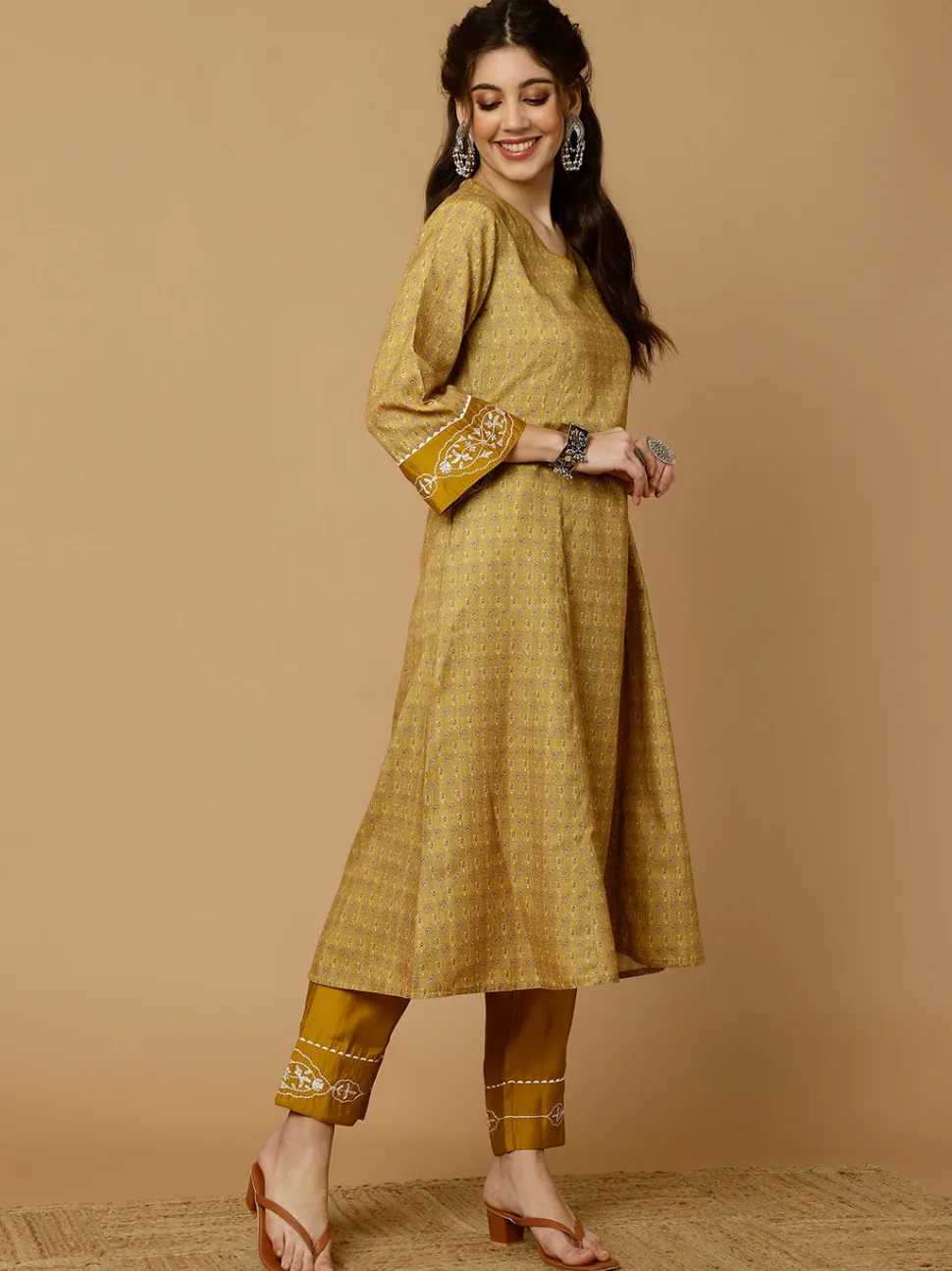 mustard_embroidered_pakistani_kurta_with_pants_and_dupatta_5.webp Jaipur Kurti EMBROIDERED PAKISTANI KURTA WITH PANTS AND DUPATTA