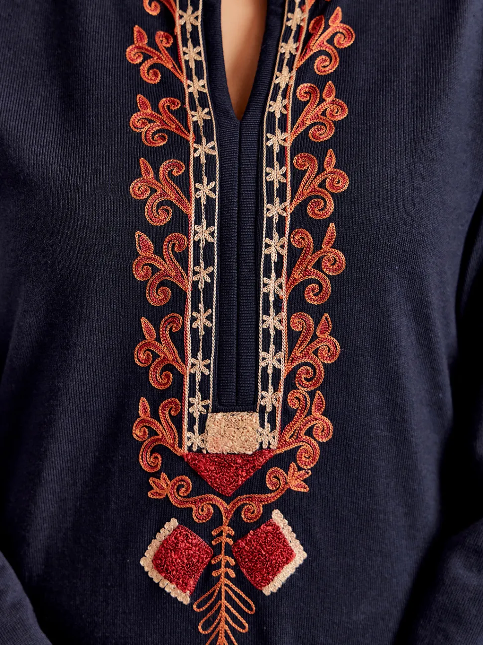 navy_blue_embroidered_straight_woolen_kurta_4.webp Jaipur Kurti Navy Blue Embroidered Straight Woolen Kurta