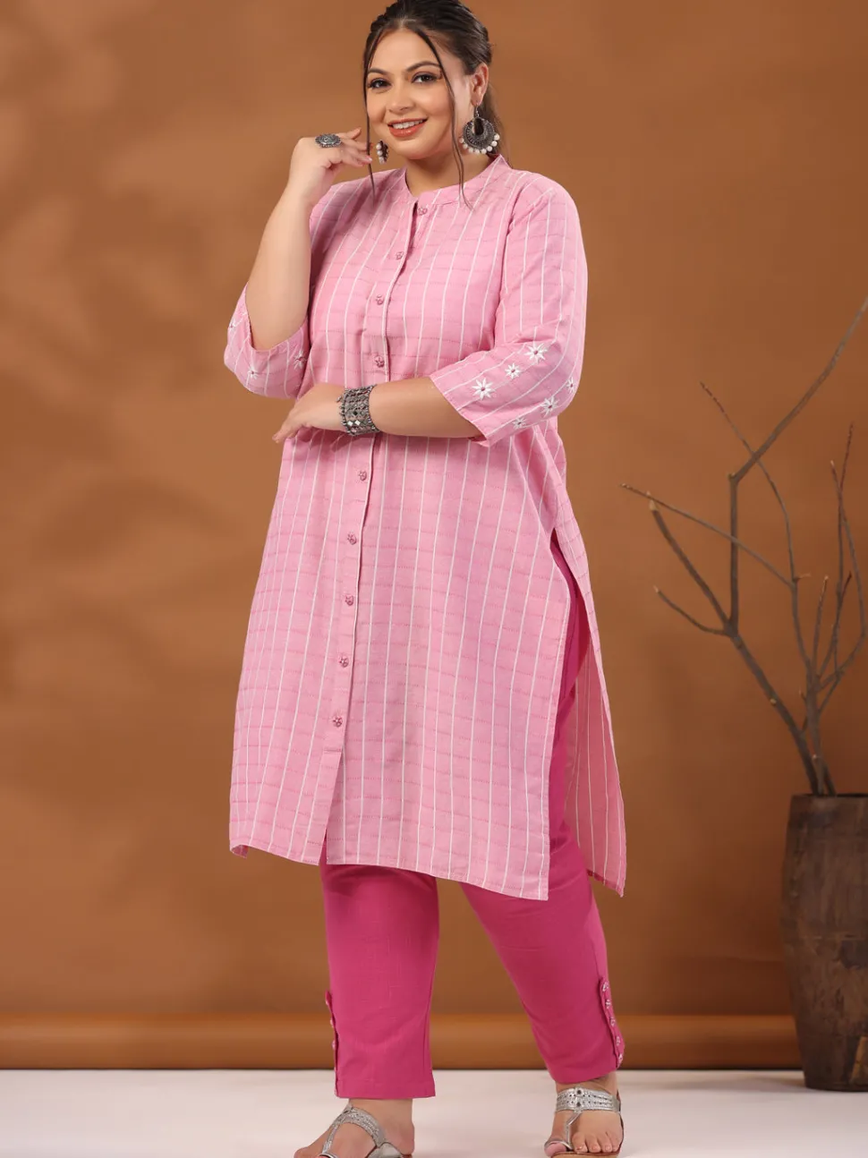 Jaipur Kurti Plus Size Self Weave Checks Straight Embroidered Kurta With Solid Pants