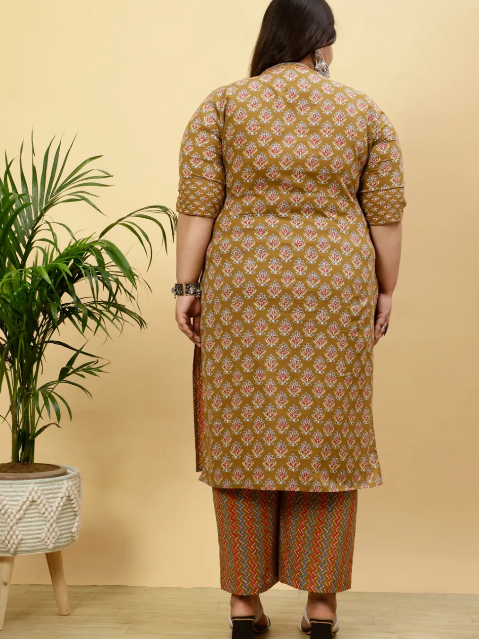 plus_size_brown_ethnic_printed_straight_kurta_with_pants_2.webp Jaipur Kurti Plus Size Ethnic Printed Straight Kurta With Pants