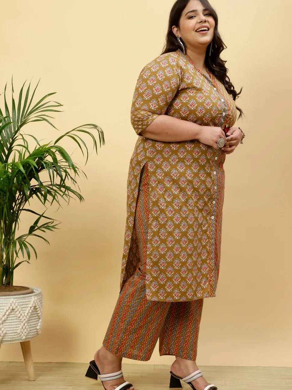 plus_size_brown_ethnic_printed_straight_kurta_with_pants_4.webp Jaipur Kurti Plus Size Ethnic Printed Straight Kurta With Pants
