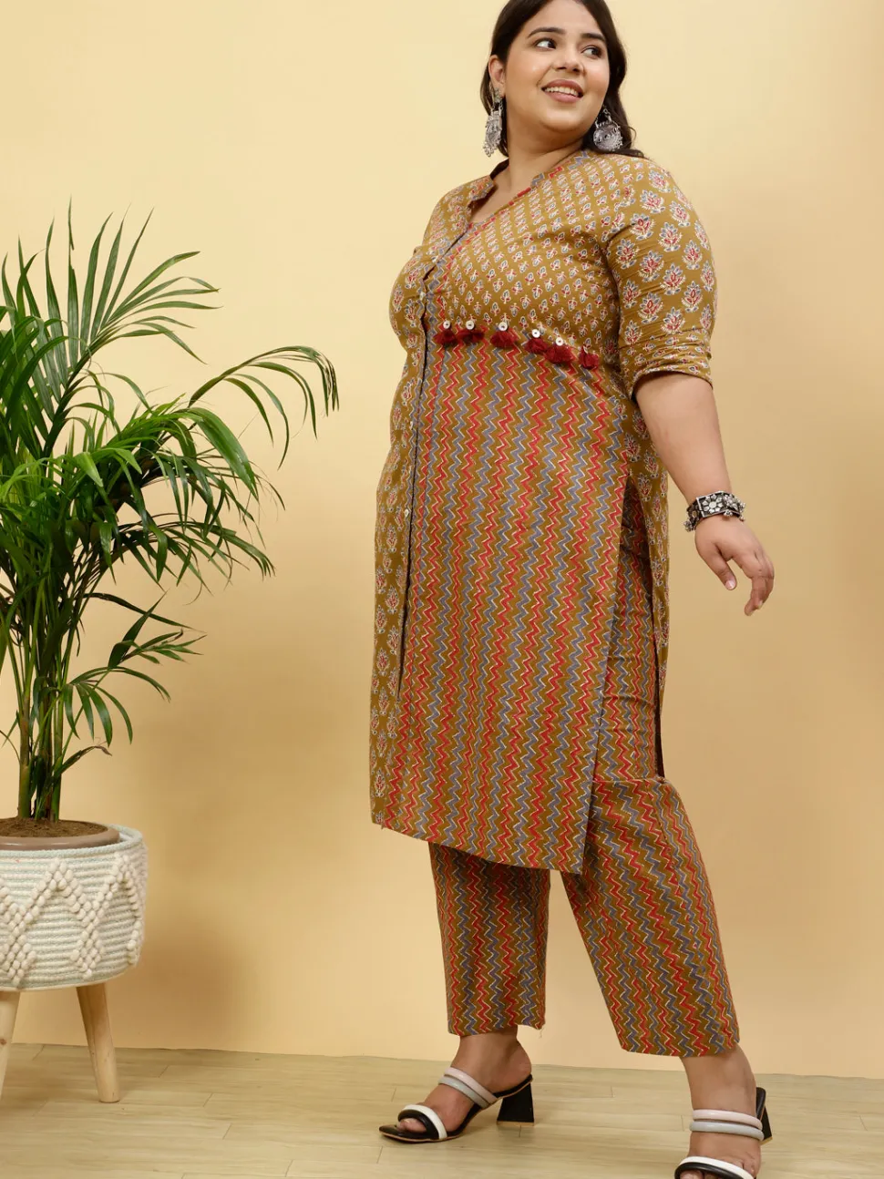 plus_size_brown_ethnic_printed_straight_kurta_with_pants_5.webp Jaipur Kurti Plus Size Ethnic Printed Straight Kurta With Pants
