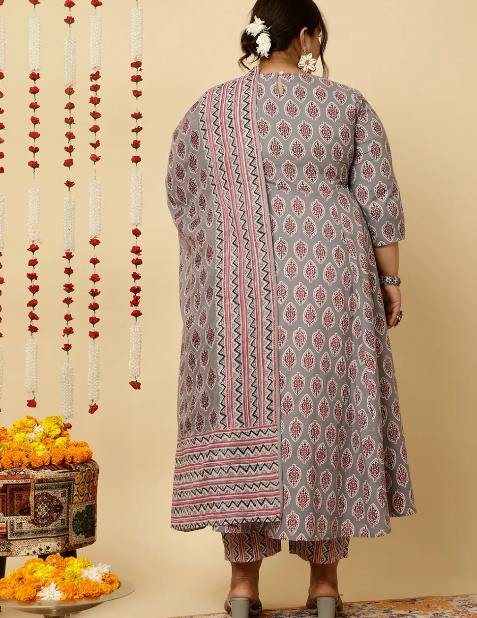 Jaipur Kurti Plus Size Grey Ethnic Printed Flared Kurta With Zig-Zag Printed Pants And Dupatta