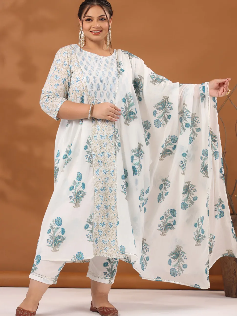 plus_size_white__turquoise_blue_ethnic_printed_flared_kurta_with_pants__dupatta_3.webp Jaipur Kurti Plus Size White & Turquoise Blue Ethnic Printed Flared Kurta With Pants & Dupatta