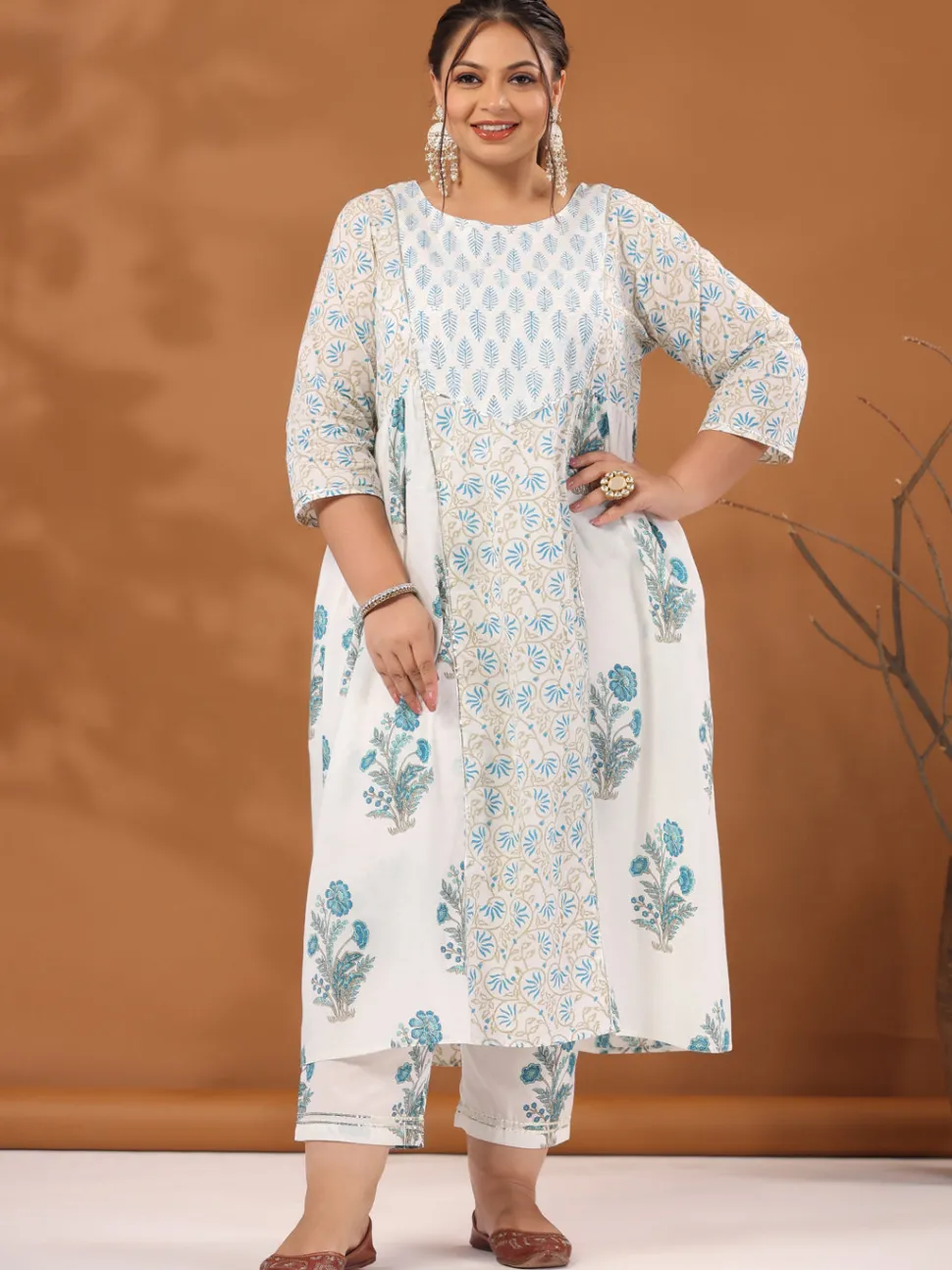 plus_size_white__turquoise_blue_ethnic_printed_flared_kurta_with_pants__dupatta_4.webp Jaipur Kurti Plus Size White & Turquoise Blue Ethnic Printed Flared Kurta With Pants & Dupatta