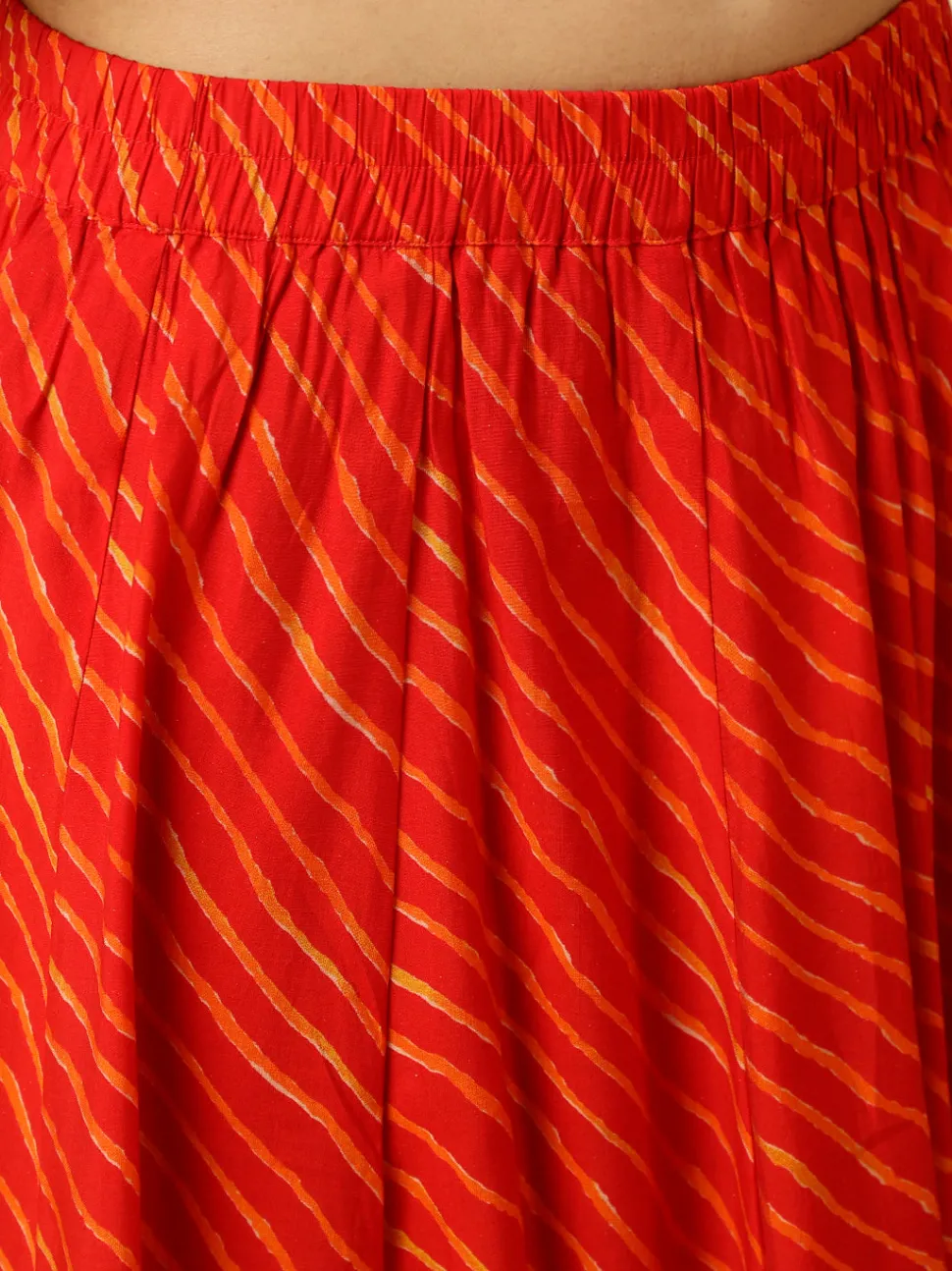 Jaipur Kurti Embroide Bandhani Gathe Kurta With Leheriya Skirt And Dupatta