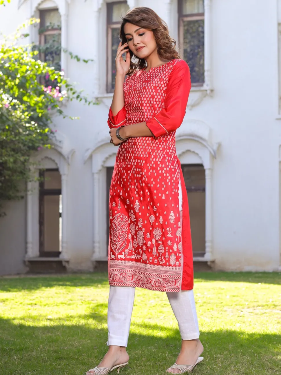 red_ethnic_motifs_straight_silk_blend_kurta_with_pants_3.webp Jaipur Kurti Red Ethnic Motifs Straight Silk Blend Kurta With Pants