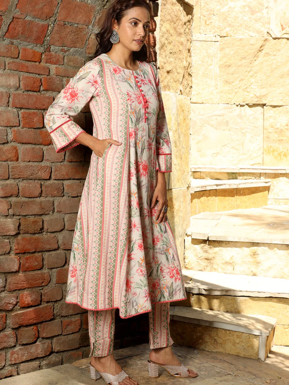 Jaipur Kurti Floral Print Fla Kurta With Pants