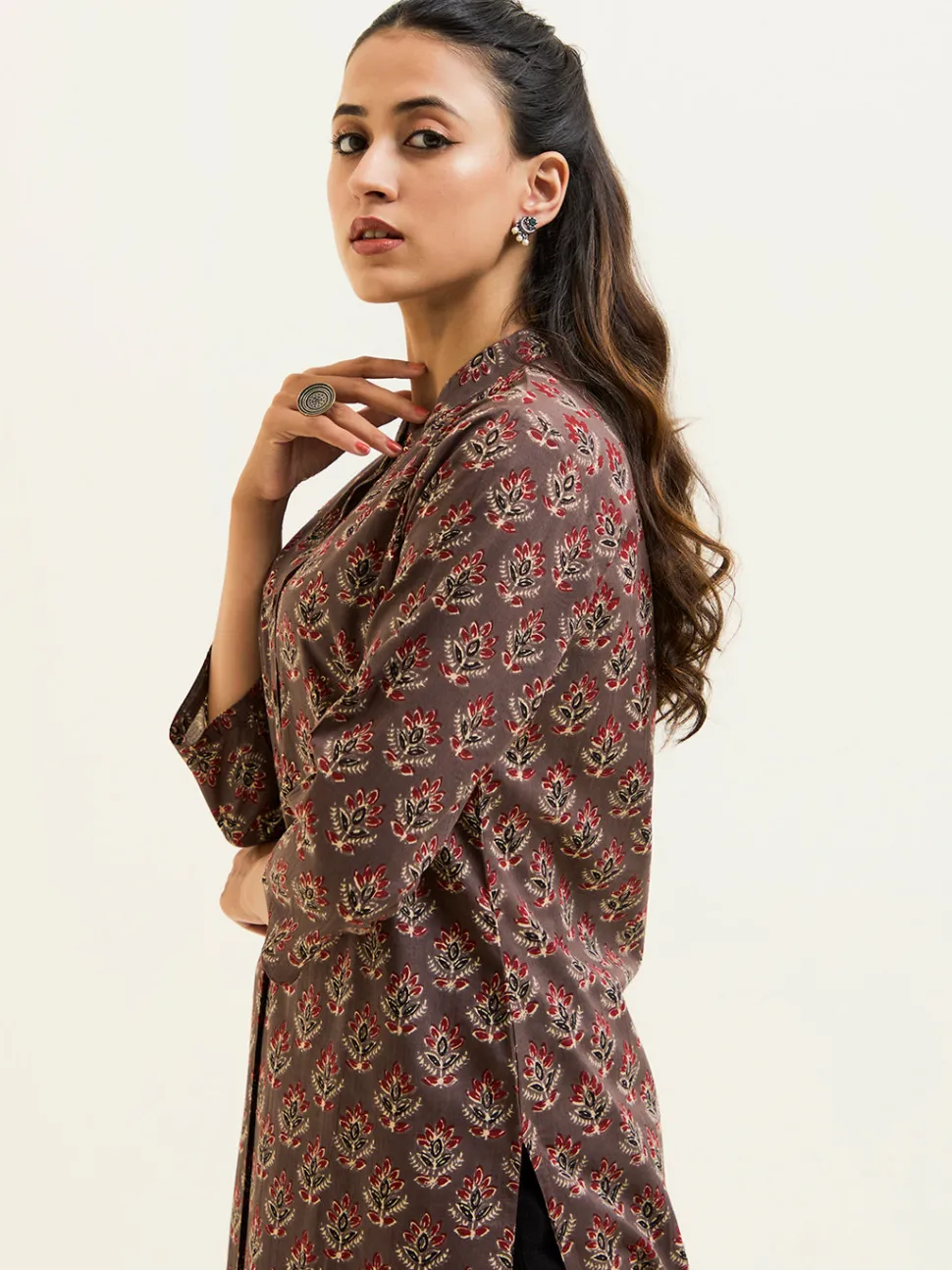 sand_grey_ethnic_printed_short_kurta_3.webp Jaipur Kurti Sand Grey Ethnic Printed Short Kurta