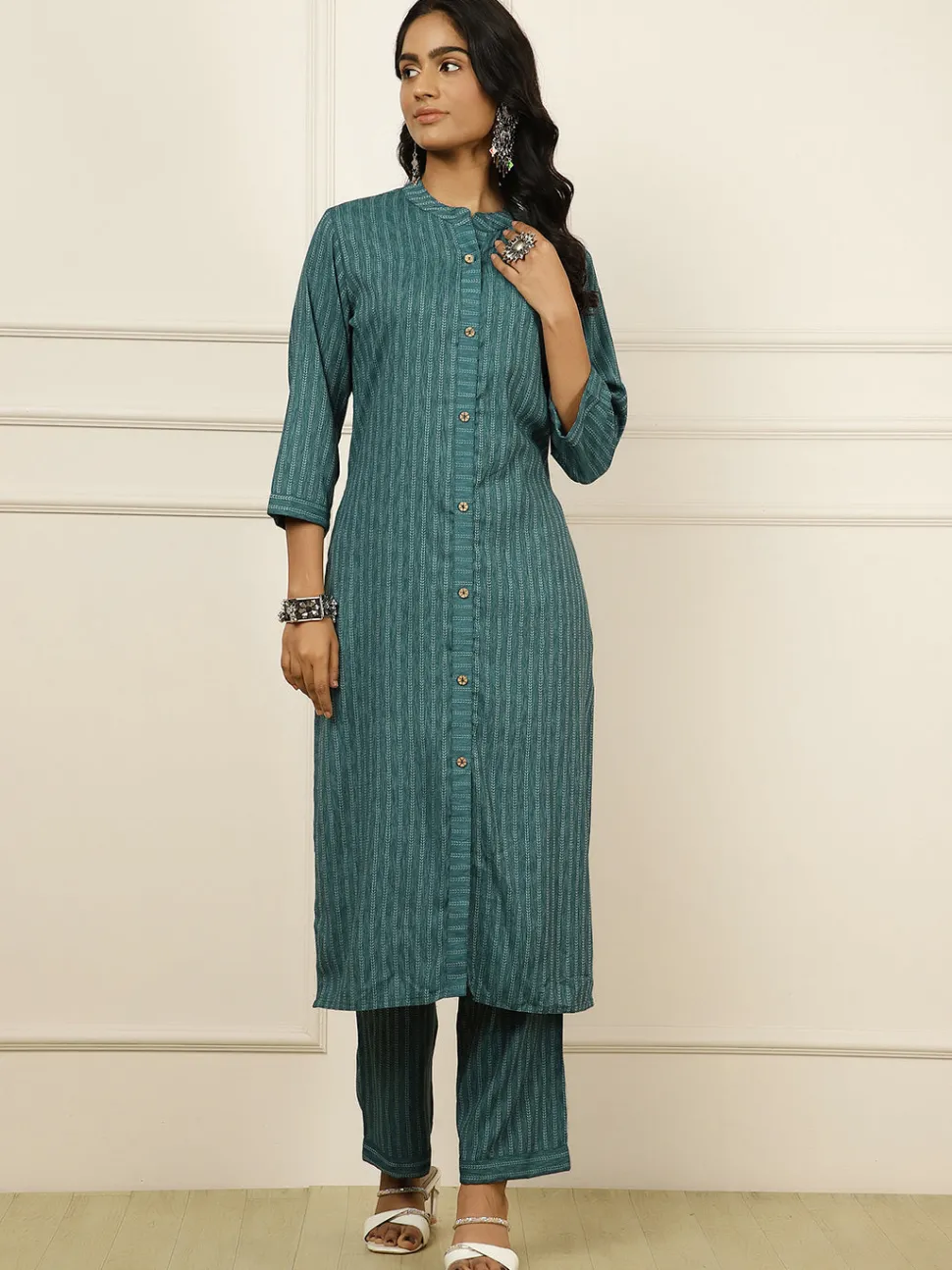 Jaipur Kurti Self-Design Straight Kurta With Palazzo