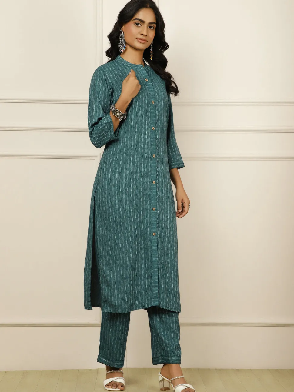 Jaipur Kurti Self-Design Straight Kurta With Palazzo