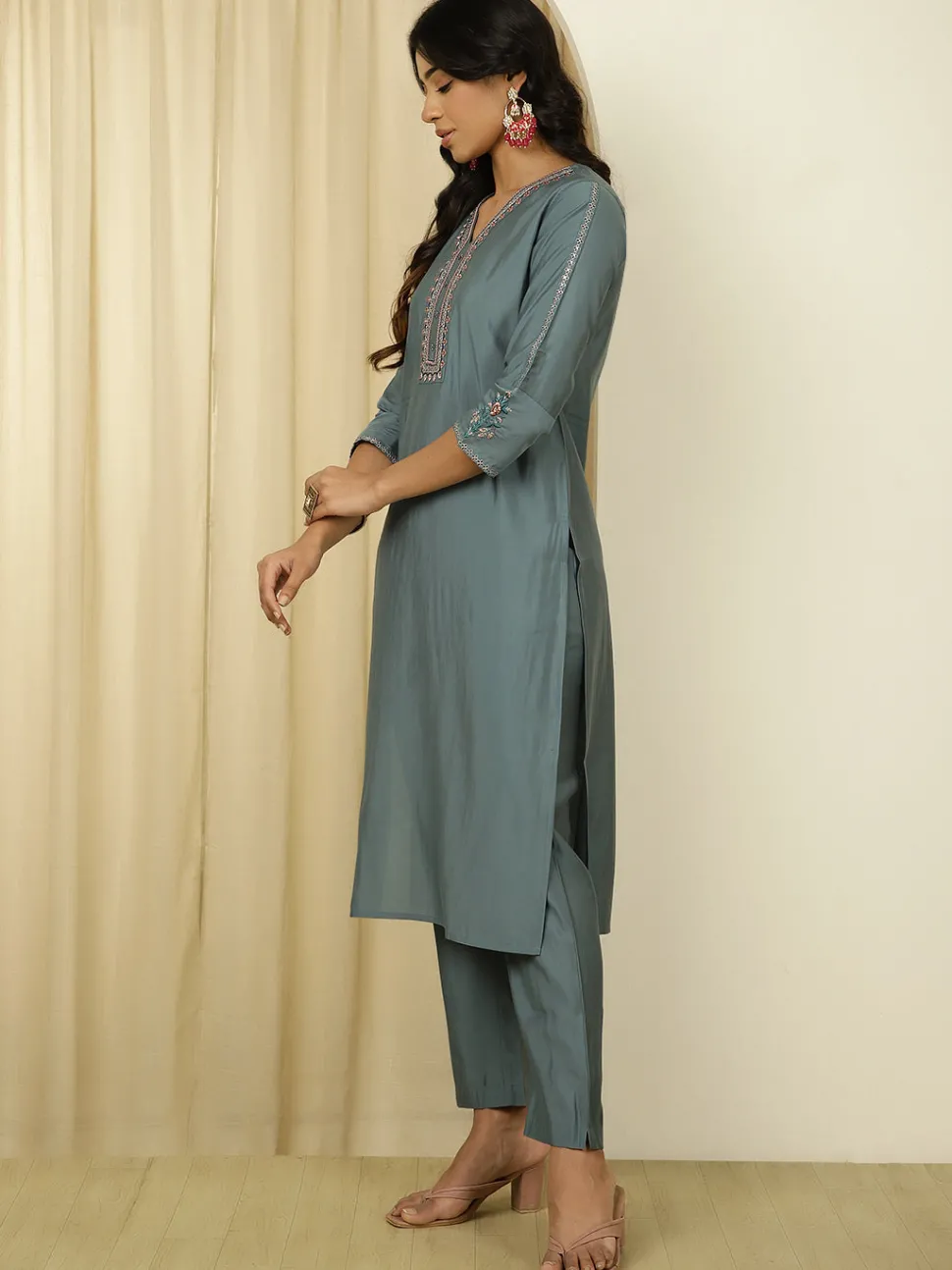Jaipur Kurti Silk Blend Embroidered Suit Set