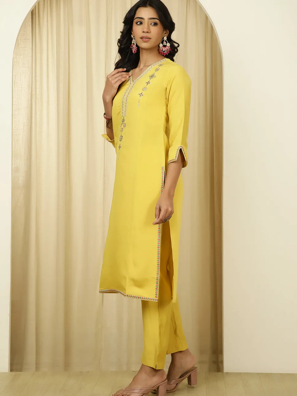 Jaipur Kurti Silk Blend Embroidered Suit Set