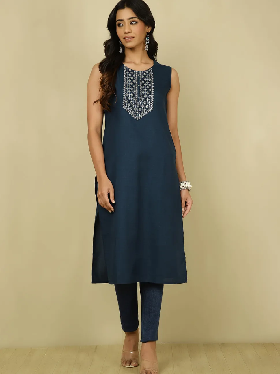 Jaipur Kurti Embroidered Sleeveless Kurta