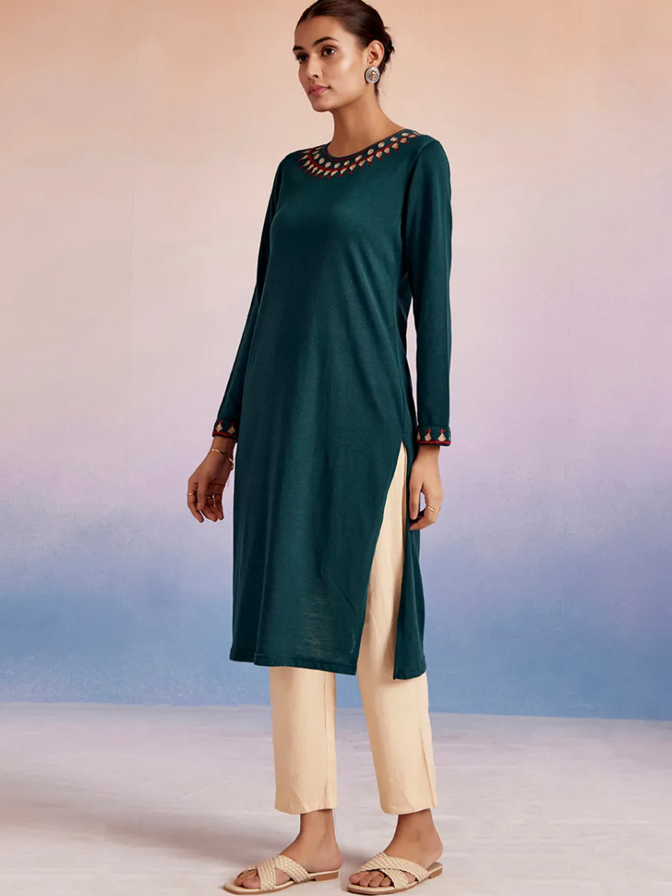 teal_embroidered_straight_woolen_kurta_2.webp Jaipur Kurti Embroidered Straight Woolen Kurta