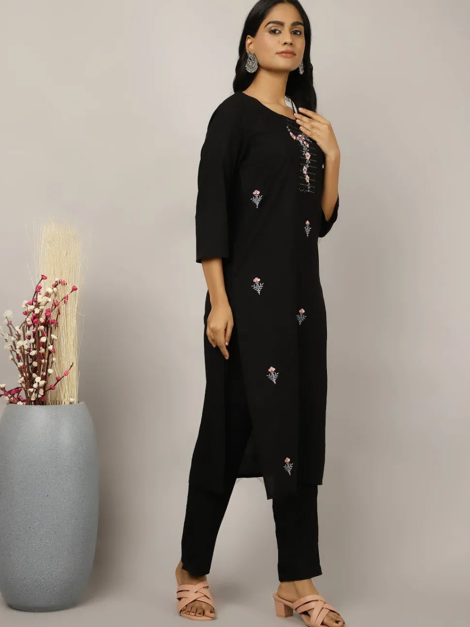 Jaipur Kurti Thread & Sequins Work Suit Set