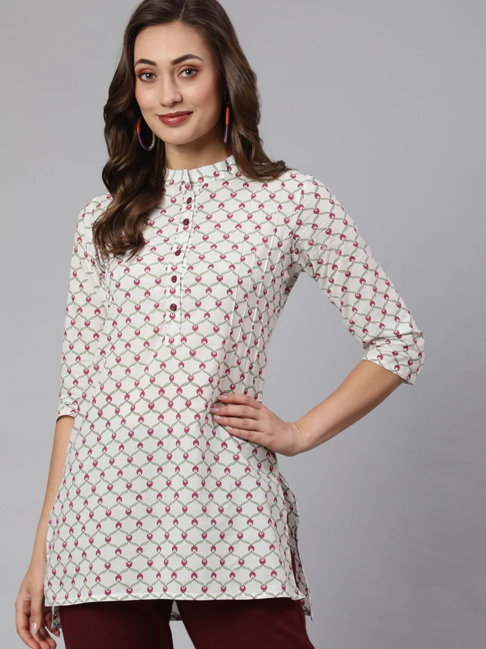 white_geometric_printed_cotton_short_kurta_with_burgundy_pants_4.webp Jaipur Kurti White Geometric Printed Cotton Short Kurta With Burgundy Pants