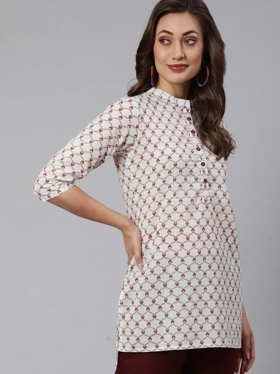 white_geometric_printed_cotton_short_kurta_with_burgundy_pants_5.webp Jaipur Kurti White Geometric Printed Cotton Short Kurta With Burgundy Pants