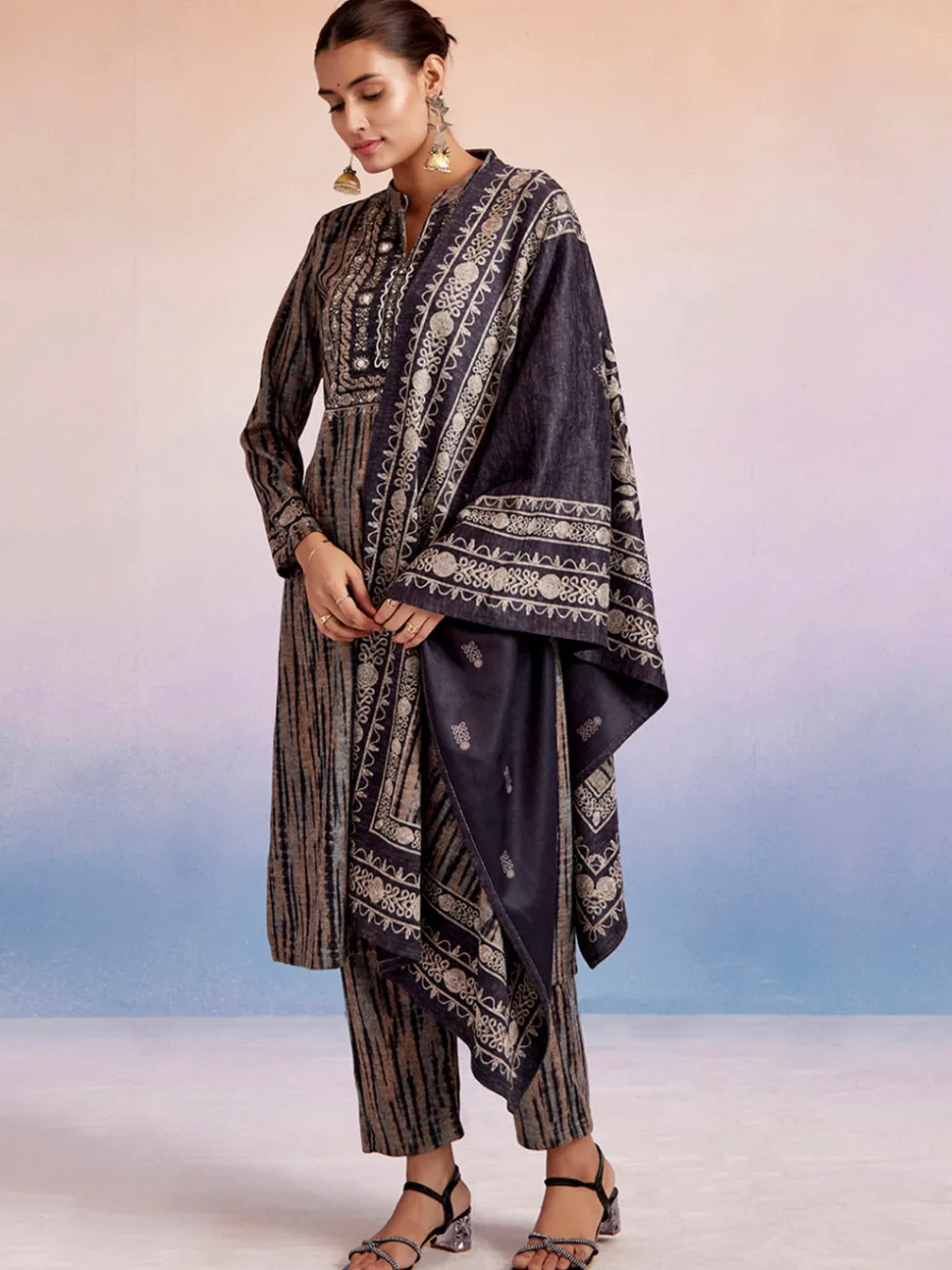 woolen_printed_kurta_set_with_dupatta_2.webp Jaipur Kurti Woolen Printed Kurta Set With Dupatta