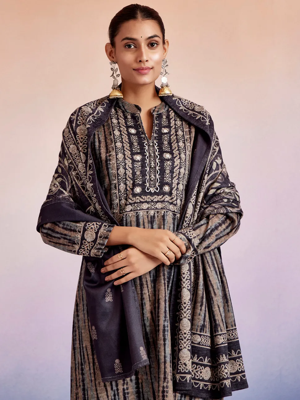 woolen_printed_kurta_set_with_dupatta_4.webp Jaipur Kurti Woolen Printed Kurta Set With Dupatta