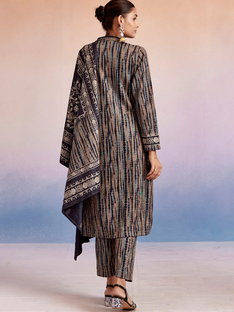 woolen_printed_kurta_set_with_dupatta_6.webp Jaipur Kurti Woolen Printed Kurta Set With Dupatta