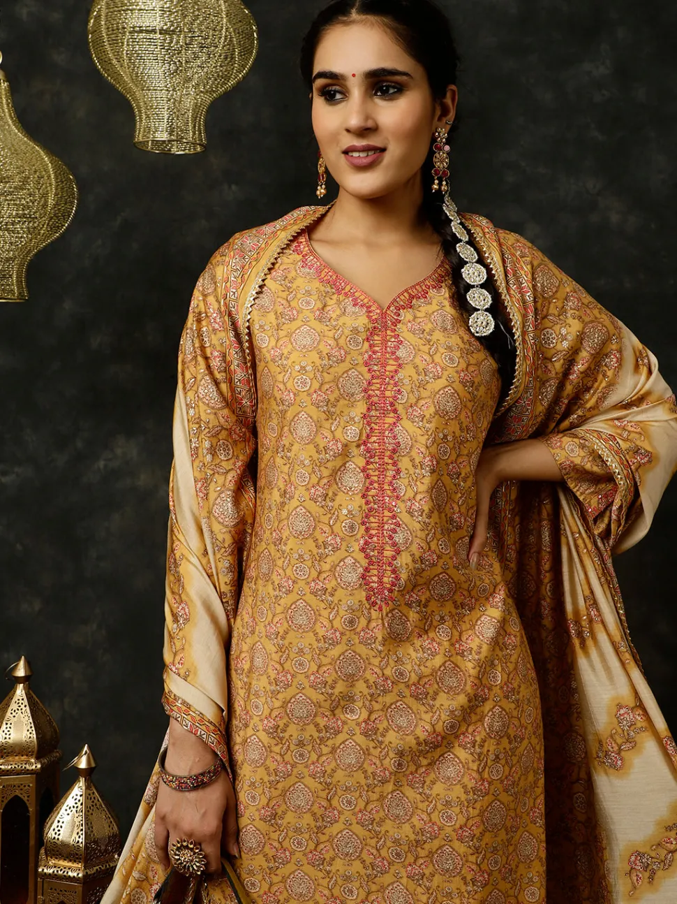 Jaipur Kurti Foil Printed Kurta With Pants And Dupatta